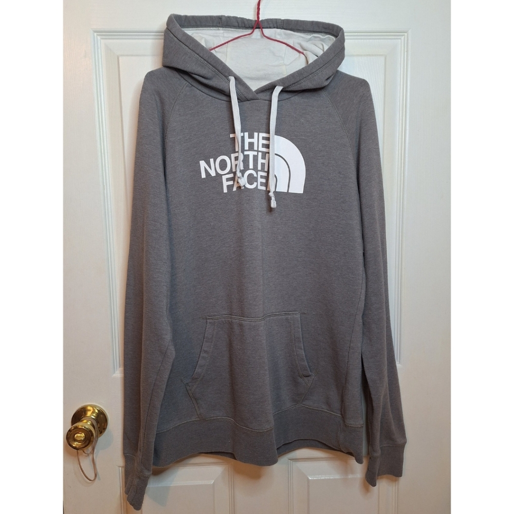 The North Face Gray Pullover Hoodie with Logo and Relaxed Fit